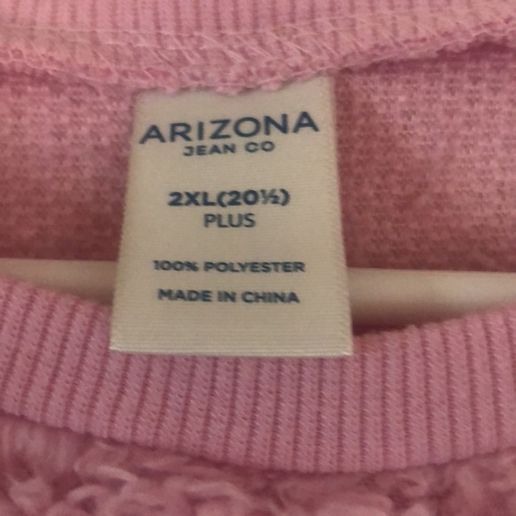 Woman’s pink Sherpa sweater - Picture 5 of 9